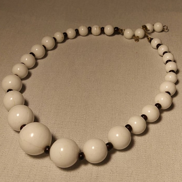 Vintage Bead Necklace | Jewelry 